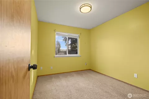 Bedroom - 17519 Park Ave S, Spanaway, WA 98387 photo 3 of 8