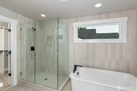 Bath - 20316 94th Dr NE, Bothell, WA 98011 photo 3 of 6