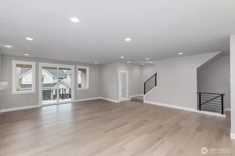 Living - 20316 94th Dr NE, Bothell, WA 98011 photo 3 of 4