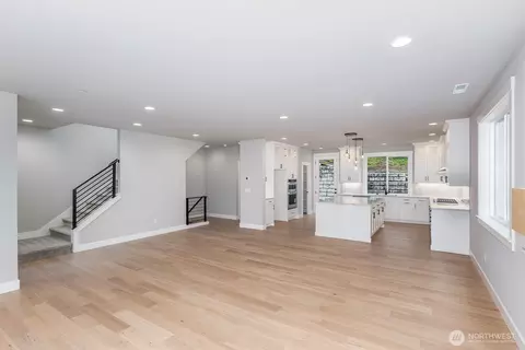 Living - 20316 94th Dr NE, Bothell, WA 98011 photo 4 of 4