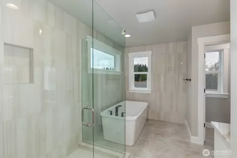 Bath - 20316 94th Dr NE, Bothell, WA 98011 photo 4 of 6