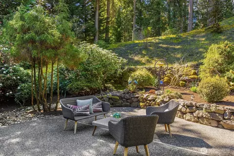 Exterior - 16309 110th Ave NE, Bothell, WA 98011 photo 9 of 12