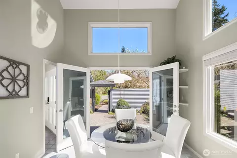 Entry Way - 16309 110th Ave NE, Bothell, WA 98011 photo 4 of 4