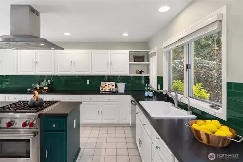 Kitchen - 16309 110th Ave NE, Bothell, WA 98011 photo 1 of 3