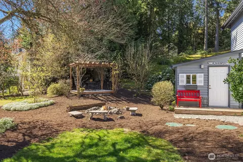 Exterior - 16309 110th Ave NE, Bothell, WA 98011 photo 6 of 12