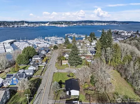 705 Hull Ave, Port Orchard, WA 98366