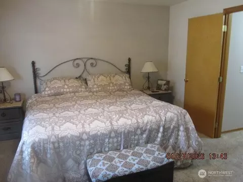 9237 Applegate Loop, Rochester, WA 98579 photo 3