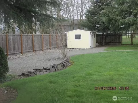 9237 Applegate Loop, Rochester, WA 98579 photo 2