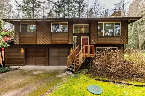 4241 Big Beef Xing NW, Bremerton, WA 98312