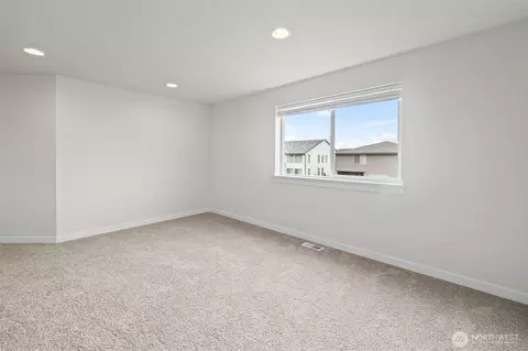 Bedroom - 3183 Roosevelt Ave, Enumclaw, WA 98022 photo 3 of 11
