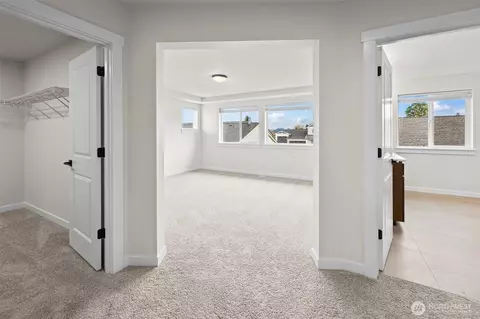 Entry Way - 3183 Roosevelt Ave, Enumclaw, WA 98022 photo 1 of 1