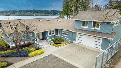 10475 Manitou Beach Dr NE, Bainbridge Island, WA 98110