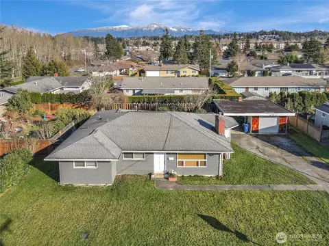 908 S 18th St, Mount Vernon, WA 98274