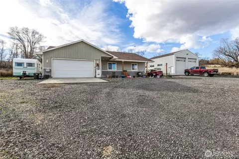 766 S Canyon Ct, Othello, WA 99344