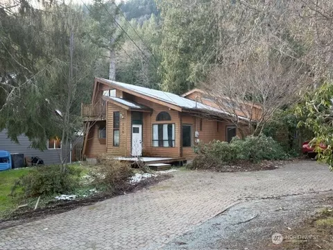 389 Rainbow Dr, Sedro Woolley, WA 98284