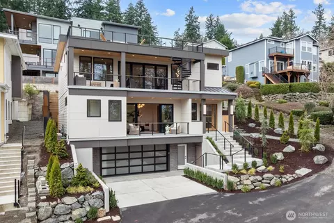 11921 90th Ave NE, Kirkland, WA 98034