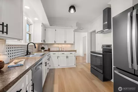 Kitchen - 828 Hoyt Ave, Everett, WA 98201 photo 5 of 5