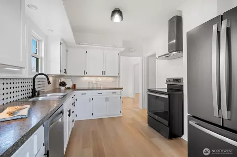 Kitchen - 828 Hoyt Ave, Everett, WA 98201 photo 2 of 5
