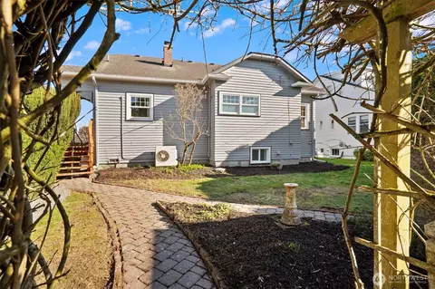 Exterior - 828 Hoyt Ave, Everett, WA 98201 photo 5 of 6