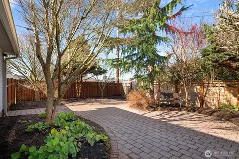 Exterior - 828 Hoyt Ave, Everett, WA 98201 photo 2 of 6
