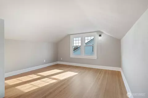 Bedroom - 828 Hoyt Ave, Everett, WA 98201 photo 3 of 4