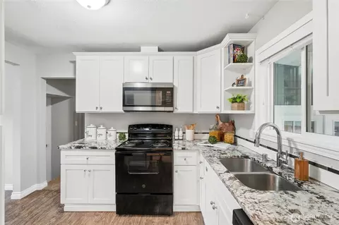 Kitchen - 4926 260th St E, Spanaway, WA 98387 photo 4 of 5