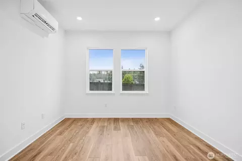 Bedroom - 18805 99th Ct NE #D, Bothell, WA 98011 photo 9 of 9
