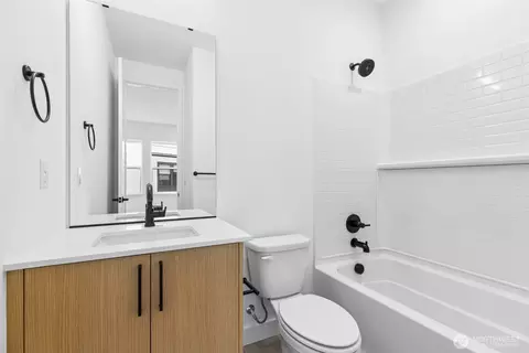 Bath - 18805 99th Ct NE #D, Bothell, WA 98011 photo 5 of 6