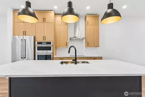 Kitchen - 18805 99th Ct NE #D, Bothell, WA 98011 photo 3 of 8