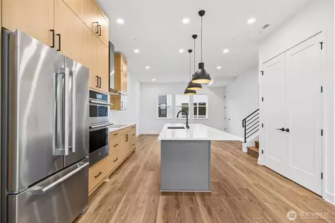 Kitchen - 18805 99th Ct NE #D, Bothell, WA 98011 photo 5 of 8