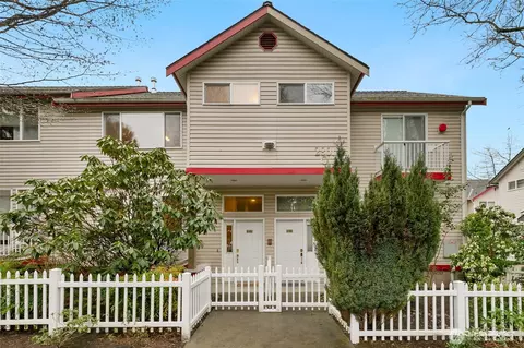 2801 NE 130th St #C102, Seattle, WA 98125