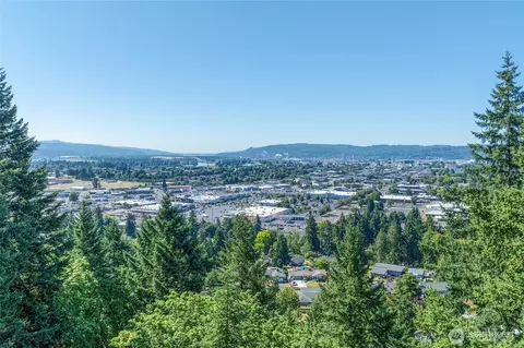 14 Forest Hill Est, Longview, WA 98632