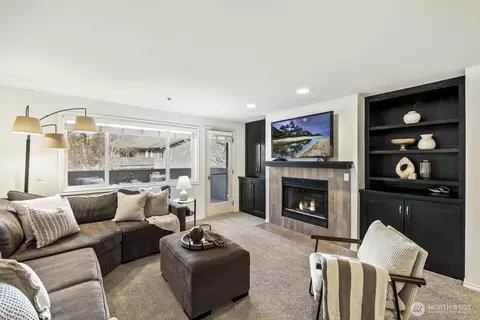 9320 NE Juanita Dr #2B, Kirkland, WA 98034