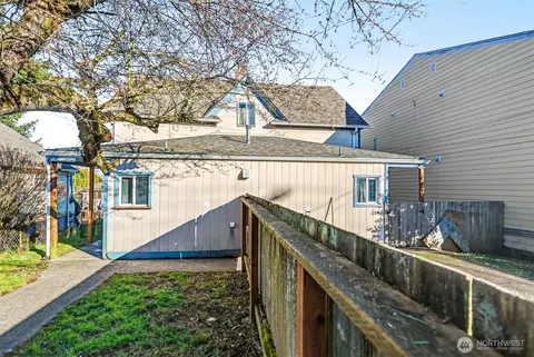Exterior - 1328 Chestnut St, Everett, WA 98201 photo 6 of 6