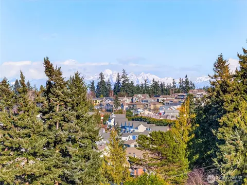 2810 Grady Ln, Anacortes, WA 98221