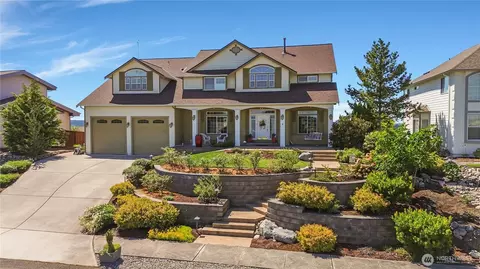 10010 181st Avenue Ct E, Bonney Lake, WA 98391