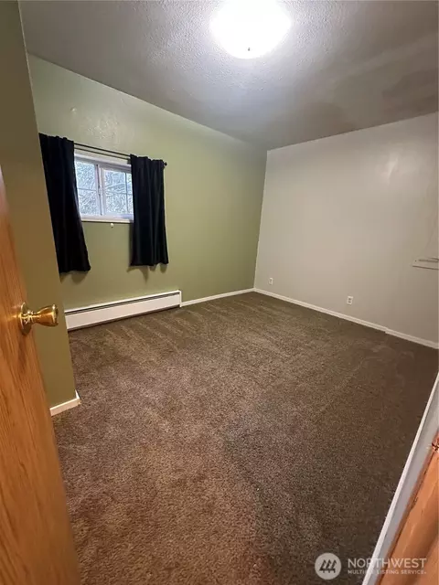 Bedroom - 101 Walter Rd, Winlock, WA 98596 photo 1 of 3
