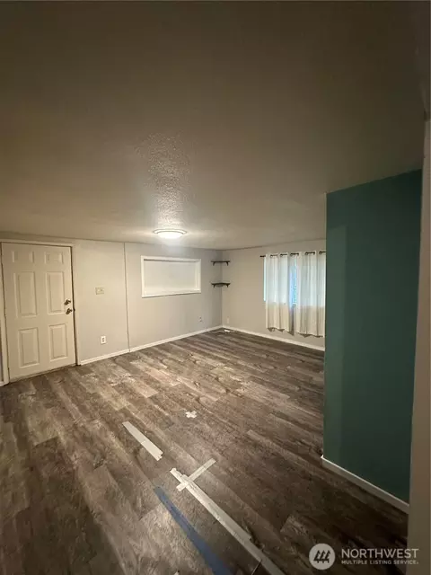 Living - 101 Walter Rd, Winlock, WA 98596 photo 2 of 2