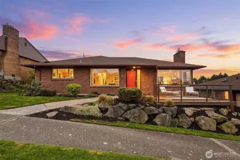 4019 SW Henderson St, Seattle, WA 98136