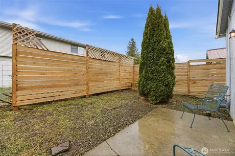 Exterior - 1234 Lincoln Ave #B, Enumclaw, WA 98022 photo 3 of 3