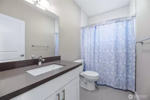Bath - 1234 Lincoln Ave #B, Enumclaw, WA 98022 photo 3 of 3