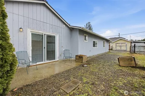 Exterior - 1234 Lincoln Ave #B, Enumclaw, WA 98022 photo 2 of 3