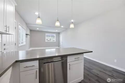 Kitchen - 1234 Lincoln Ave #B, Enumclaw, WA 98022 photo 3 of 3