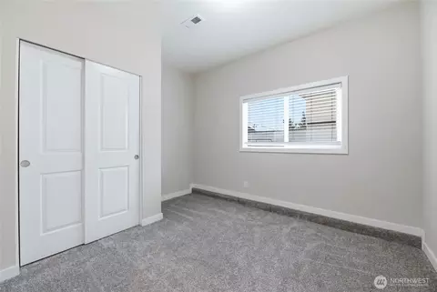 Bedroom - 1234 Lincoln Ave #B, Enumclaw, WA 98022 photo 1 of 1