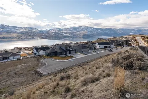 270 Crystal View Dr, Chelan, WA 98816