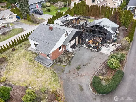 24005 76th Ave W, Edmonds, WA 98026