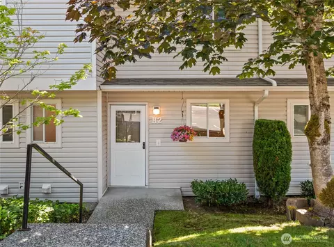 Exterior - 18910 Bothell Everett Hwy #H2, Bothell, WA 98012 photo 4 of 6