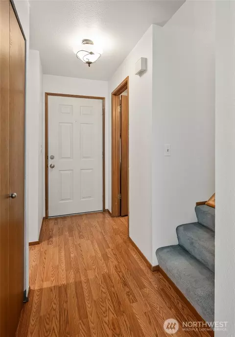 Entry Way - 18910 Bothell Everett Hwy #H2, Bothell, WA 98012 photo 1 of 3