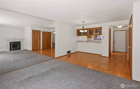 Living - 18910 Bothell Everett Hwy #H2, Bothell, WA 98012 photo 6 of 6