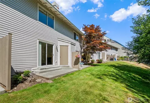 Exterior - 18910 Bothell Everett Hwy #H2, Bothell, WA 98012 photo 3 of 6